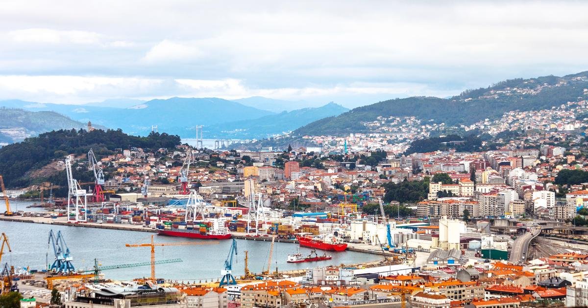 Professional Taxi Transfer Services from Vigo to Porto, Santiago and All Galicia & Portugal